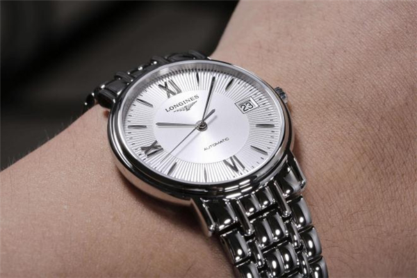 浪琴手表正品标志是什么,正品浪琴手表标志图片