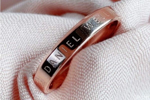 dw戒指为什么这么贵,dw戒指值得买吗