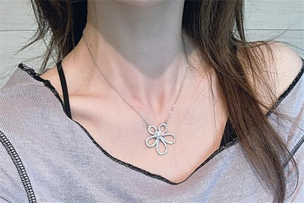 纯银项链贵吗,纯银世家的银好不好 纯银项链贵吗,纯银世家的银好不好