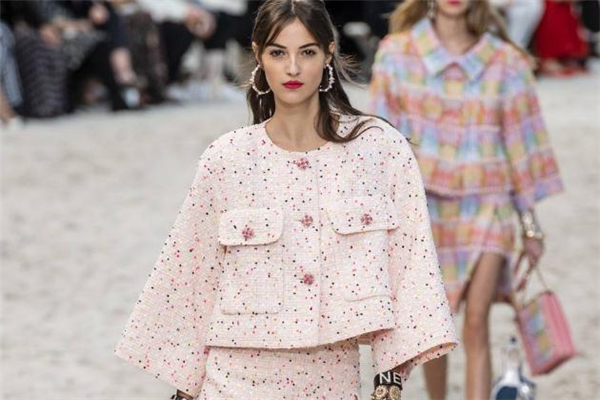 为什么香奈儿的衣服不能洗,香奈儿的衣服不能洗吗