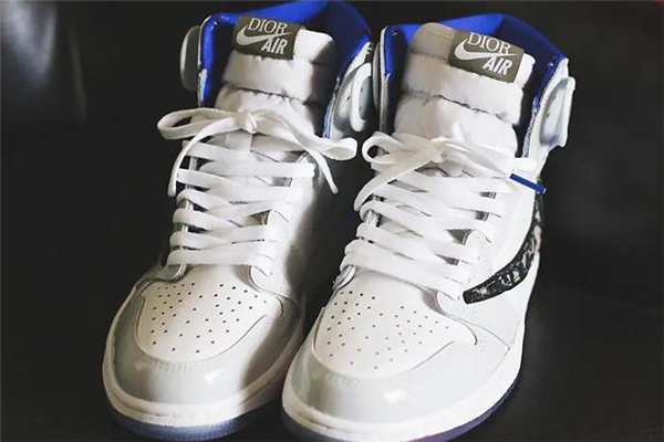 aj1女鞋鞋码偏小吗,aj1的鞋子码子偏大还是偏小 aj1女鞋鞋码偏小吗,aj1的鞋子码子偏大还是偏小