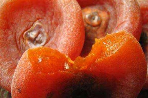 柿饼和奶茶一起吃了怎么办,奶茶能和柿饼一起吃吗