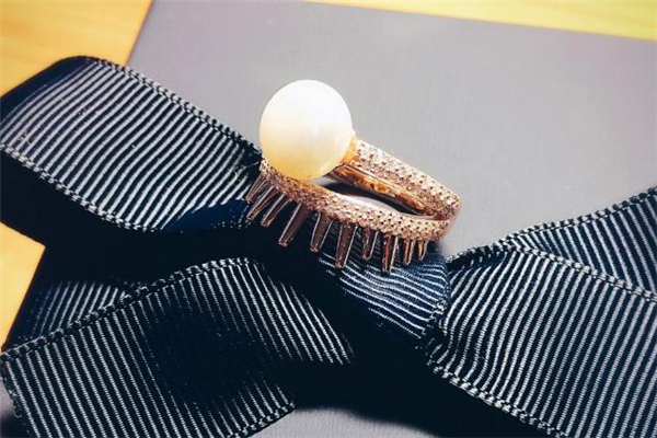 apm戒指变黑了怎么办,apm玫瑰金戒指变黑了怎么办