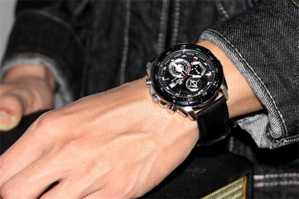 卡西欧太阳能手表没电了怎么充电,卡西欧太阳能手表没太阳怎么充电