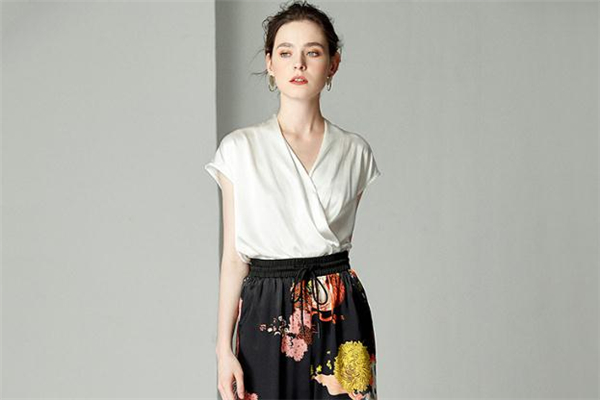 真丝衣服洗后有白霜怎么处理,桑蚕丝衣服洗后有白霜怎么办