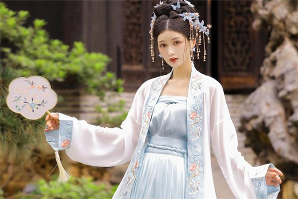 穿汉服不能披头发吗,穿汉服为啥不能披头发 穿汉服不能披头发吗,穿汉服为啥不能披头发