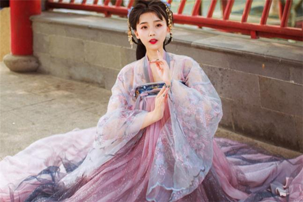 黄黑皮穿什么颜色汉服好看,适合黄黑皮的汉服颜色