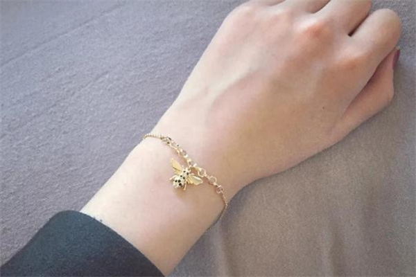 施华洛世奇手链怎么调节长度,施华洛世奇手链长了 自己如何改短