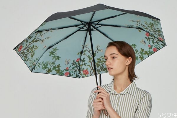 什么颜色的伞防晒,防晒伞什么颜色防晒效果最佳