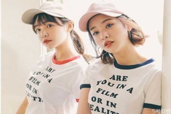 贝雷帽和鸭舌帽的区别,像鸭舌帽反戴的贝雷帽