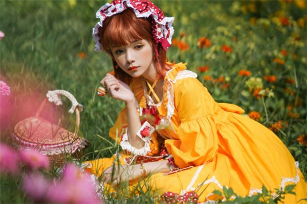 洛丽塔裙子可以配马丁靴吗,穿洛丽塔可以穿马丁靴吗