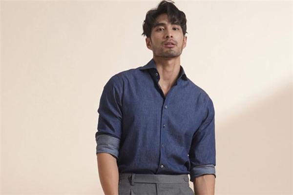 牛仔蓝衬衫搭配,深蓝色衬衫