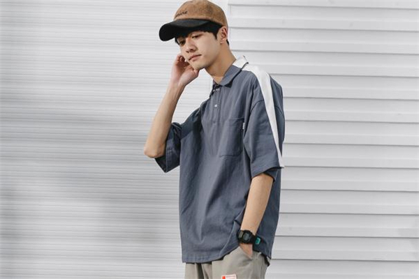 撞色polo衫搭配什么裤子,撞色polo衫怎么搭配