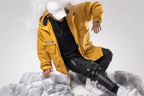 黄色棉服穿搭,黄色棉服怎么搭配