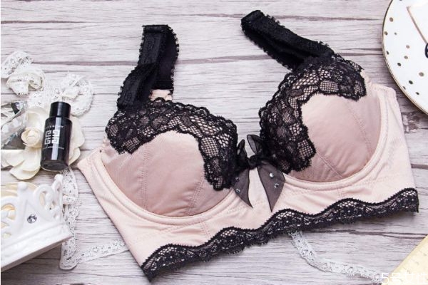 内衣选全罩杯好还是半罩杯好,内衣怎么选罩杯最合适? 内衣选全罩杯好还是半罩杯好,内衣怎么选罩杯最合适?