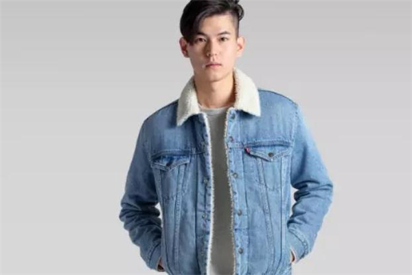 羊羔毛外套配牛仔裤,牛仔羊羔毛外套穿搭图片