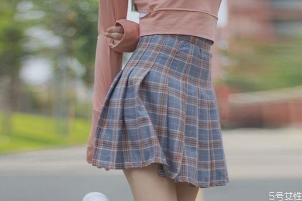 腿粗穿裙子怎么显瘦,胯宽腿粗适合穿什么裙子