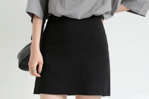 黑色a字裙怎么搭配,黑色a字裙搭配图片秋天