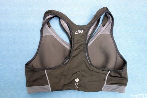 运动内衣会不会导致胸下垂,胸部下垂和内衣有关吗