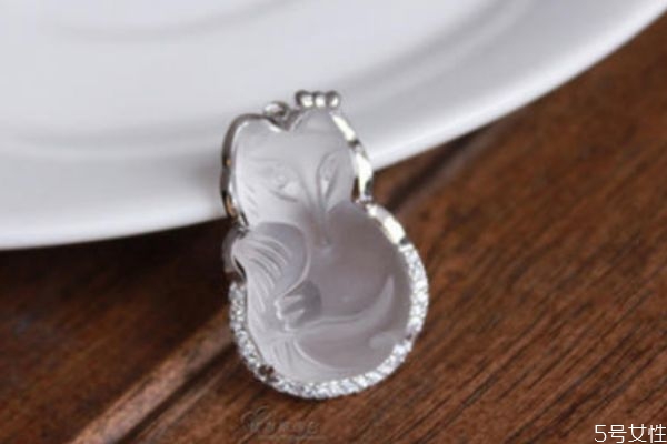 让银饰变亮的方法,怎样使银饰品变得光亮?