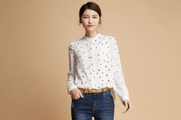 波点衬衫怎么搭配,波点衬衫搭配什么外套 波点衬衫怎么搭配,波点衬衫搭配什么外套