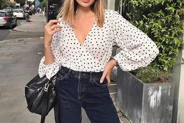 波点上衣怎么搭配,波点衣服怎么搭配