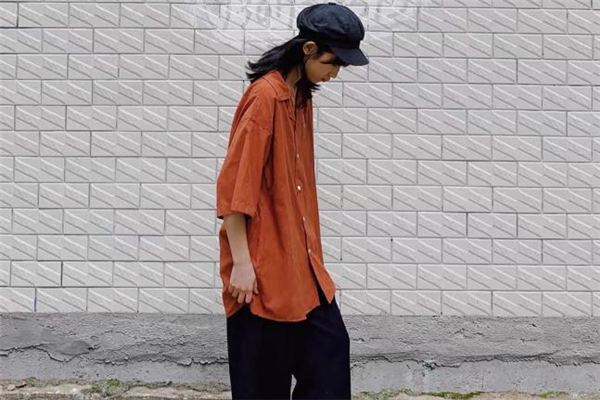 砖红色衬衫配什么裤子,红色衬衣穿搭