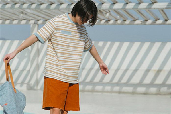 条纹t恤搭配什么外套,条纹短袖t恤