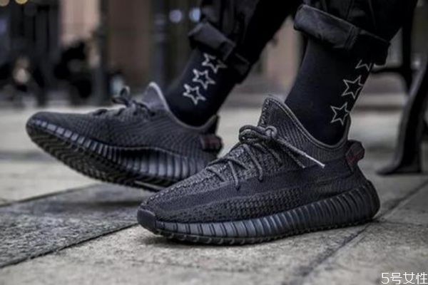 yeezy前面挤脚怎么办,yeezy350前面挤脚怎么办