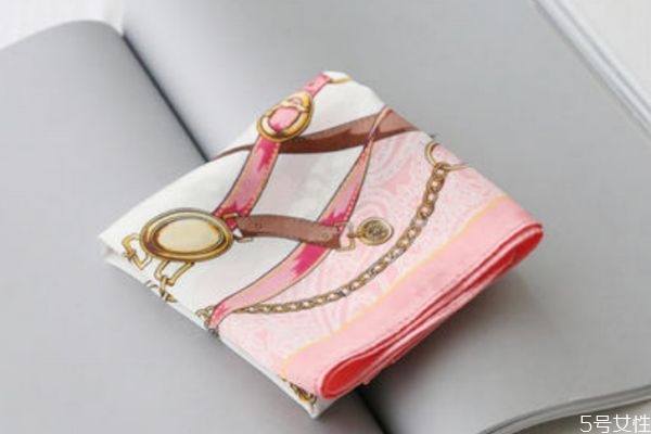 丝巾扣怎么别丝巾,丝巾扣用法