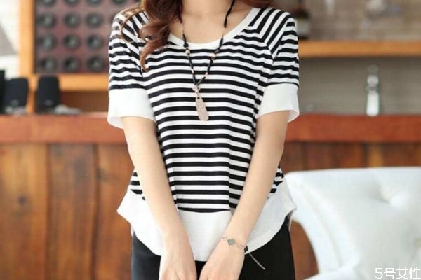 条纹t恤搭配什么外套,条纹衫搭配