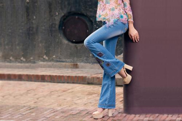 牛仔裤有弹性好还是没弹性的好,牛仔裤有弹性质量好还是没弹性好