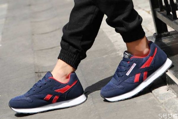 阿甘鞋怎么清洗,阿甘鞋脱皮怎么解决