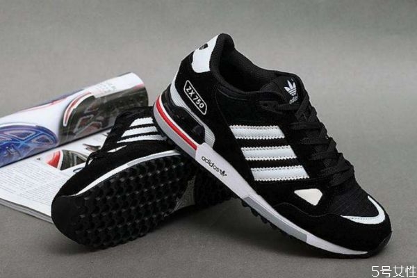 三叶草为什么有三个叶子,三叶草 四叶草区别