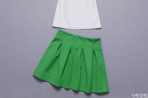 绿色裙子怎么搭配,绿色裙子配什么颜色的外搭 绿色裙子怎么搭配,绿色裙子配什么颜色的外搭