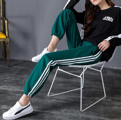 绿色裤子怎么搭配上衣,绿色裤子怎么搭配上衣图片