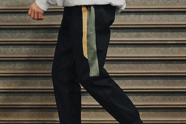 男生哈伦裤搭配什么上衣好看,哈伦裤搭配什么衣服最好看图片