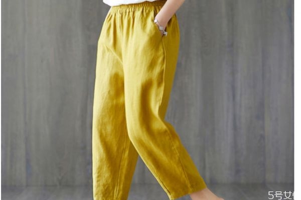 萝卜裤和烟管裤区别,烟管裤是萝卜裤吗 萝卜裤和烟管裤区别,烟管裤是萝卜裤吗