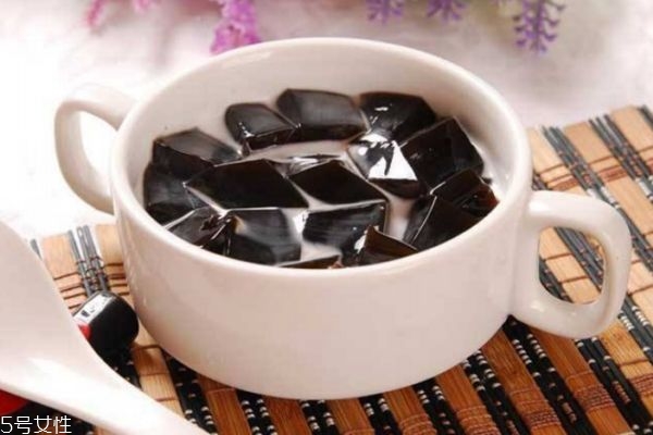 孕妇吃了龟苓膏会怎样,孕妇吃了少量龟苓膏没事吧 孕妇吃了龟苓膏会怎样,孕妇吃了少量龟苓膏没事吧