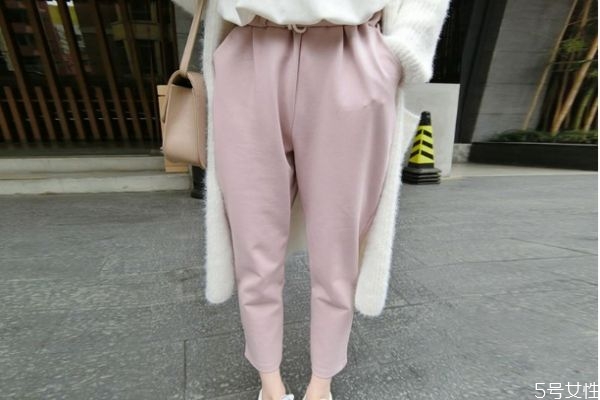 萝卜裤可以搭配什么鞋,萝卜裤怎么搭配上衣和鞋子图片