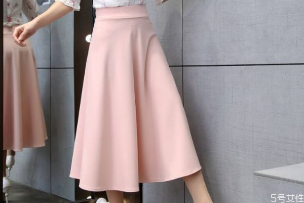 A字长裙怎么搭配,a字长裙搭配什么上衣好看