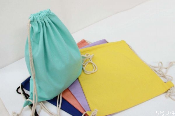 帆布包洗了发黄怎么办,白帆布包发黄怎么清洗