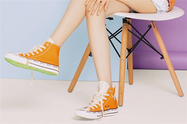 回力葫芦娃联名帆布鞋为什么官网没有,葫芦娃联名款是匡威还是回力 回力葫芦娃联名帆布鞋为什么官网没有,葫芦娃联名款是匡威还是回力