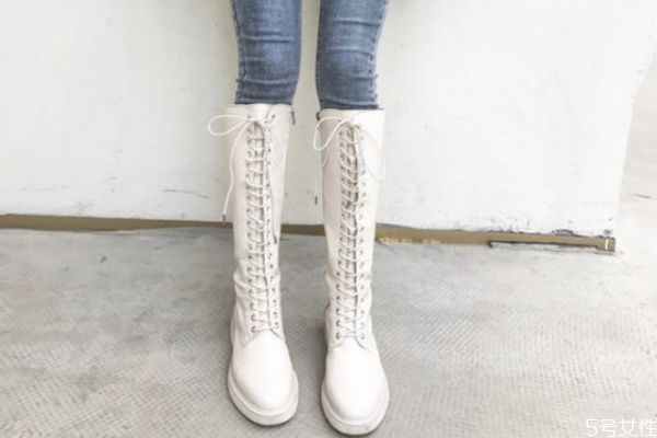 长筒靴怎么选择,长筒靴配什么好看
