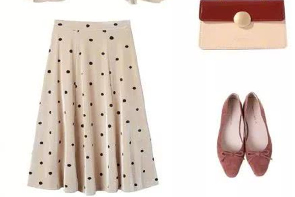 波点裙子搭配什么上衣,波点半身裙配什么上衣好看