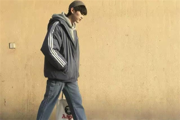 灰色冷帽配什么衣服,灰色冷帽怎么搭配