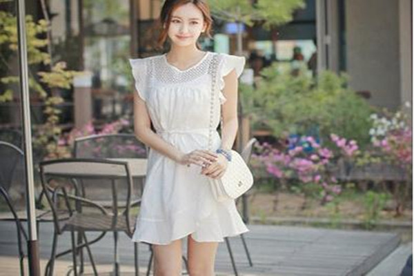 雪纺连衣裙配什么样的鞋子,雪纺裙搭配什么鞋子