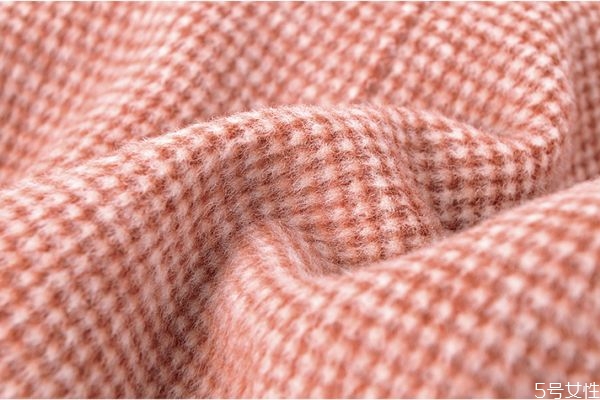 毛呢大衣什么颜色好看,毛呢大衣选什么颜色好