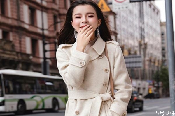 羊毛大衣和绵羊毛大衣哪个好,maxmara绵羊毛和羊毛大衣的区别