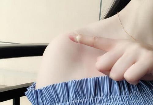 透明肩带变黄了怎么洗,透明肩带发黄怎么变白